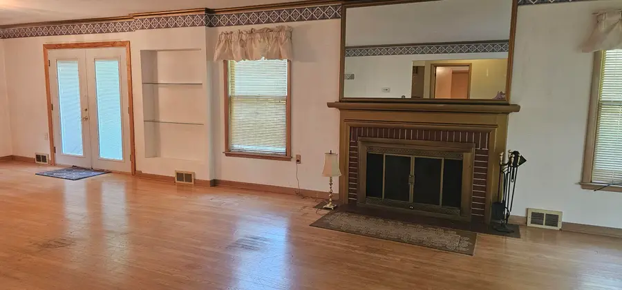 7305 3rd Ave, Kenosha, WI 53143 - #3