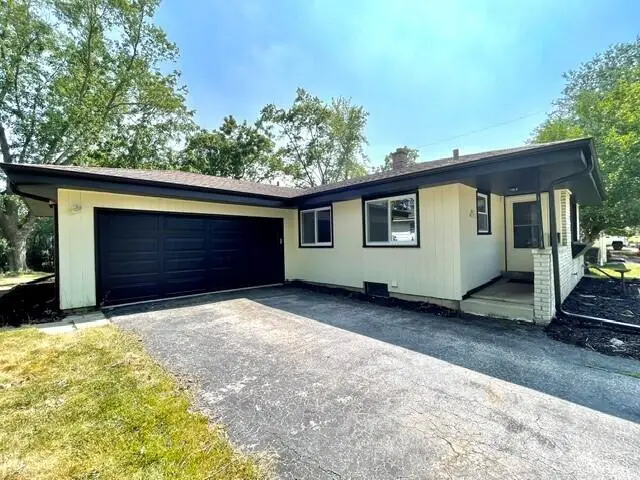 N87W17833 Shepherd Dr, Menomonee Falls, WI 53051 - #1