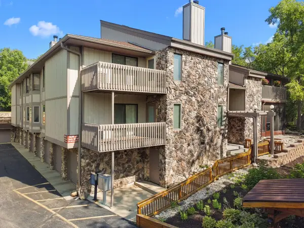 844 Kendall Ln, Lake Geneva, WI 53147