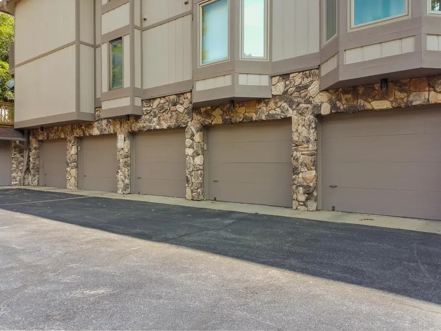 844 Kendall Ln, Lake Geneva, WI 53147 - #3