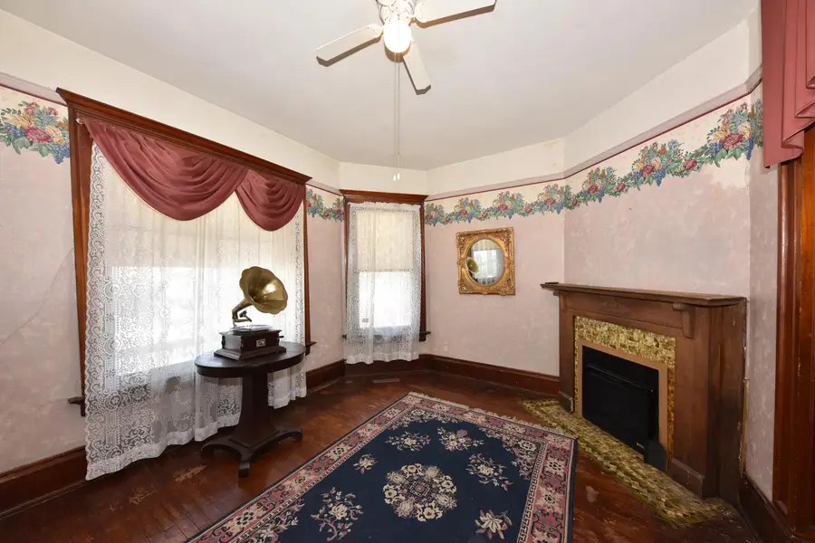 1016 N 29th St, Milwaukee, WI 53208 - #3