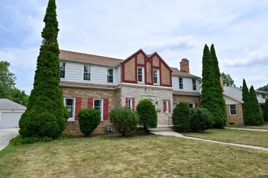 616 N 104th St, Wauwatosa, WI 53226 - #3