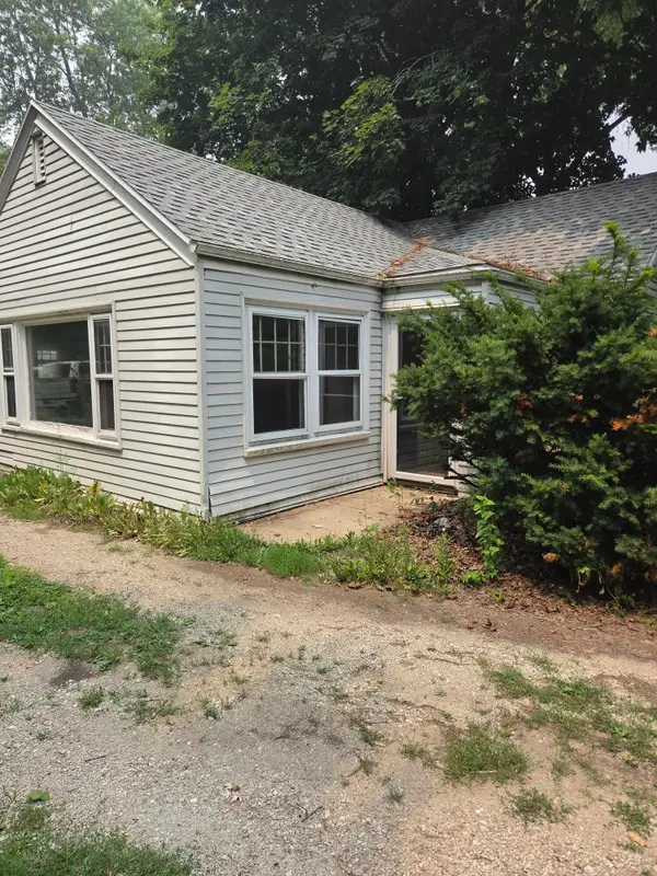 210 S Newman Rd, Mount Pleasant, WI 53406