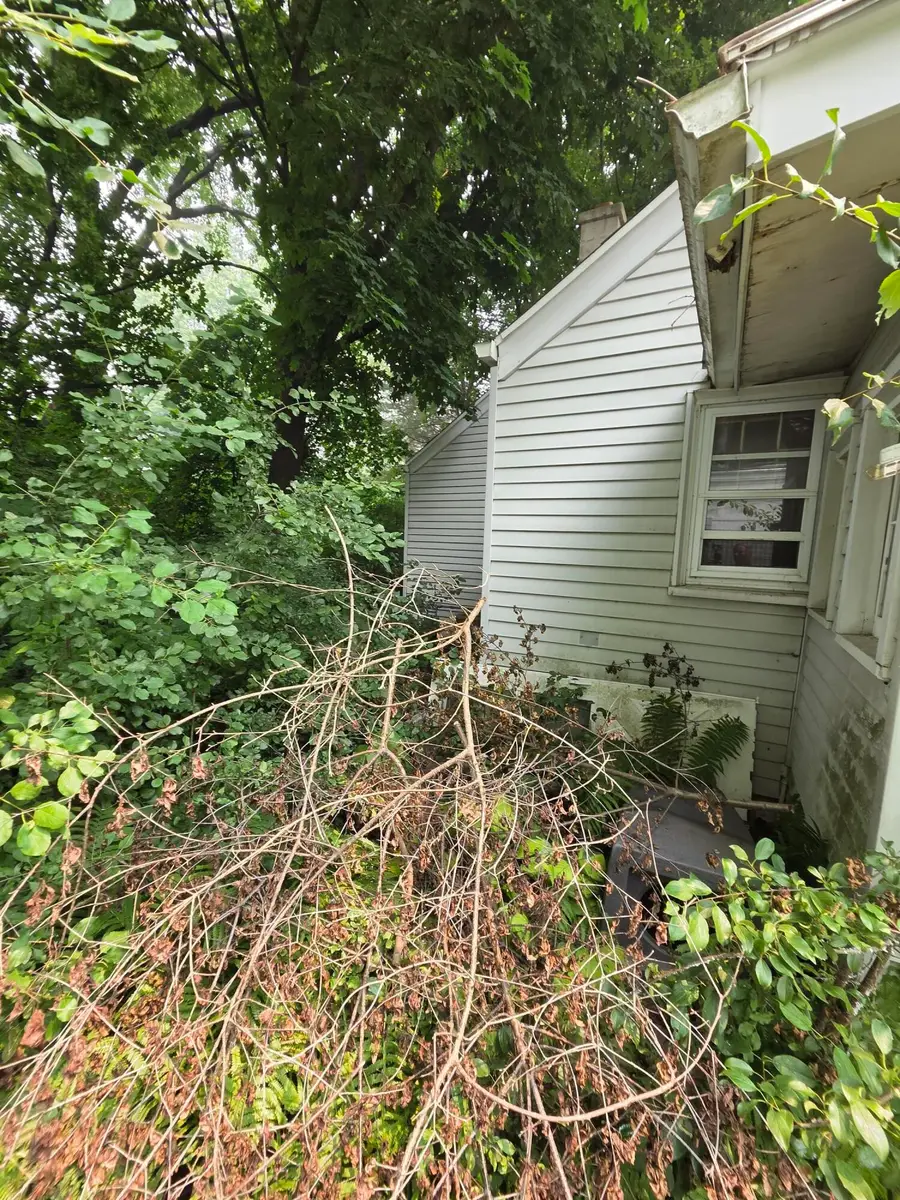 210 S Newman Rd, Mount Pleasant, WI 53406 - #2