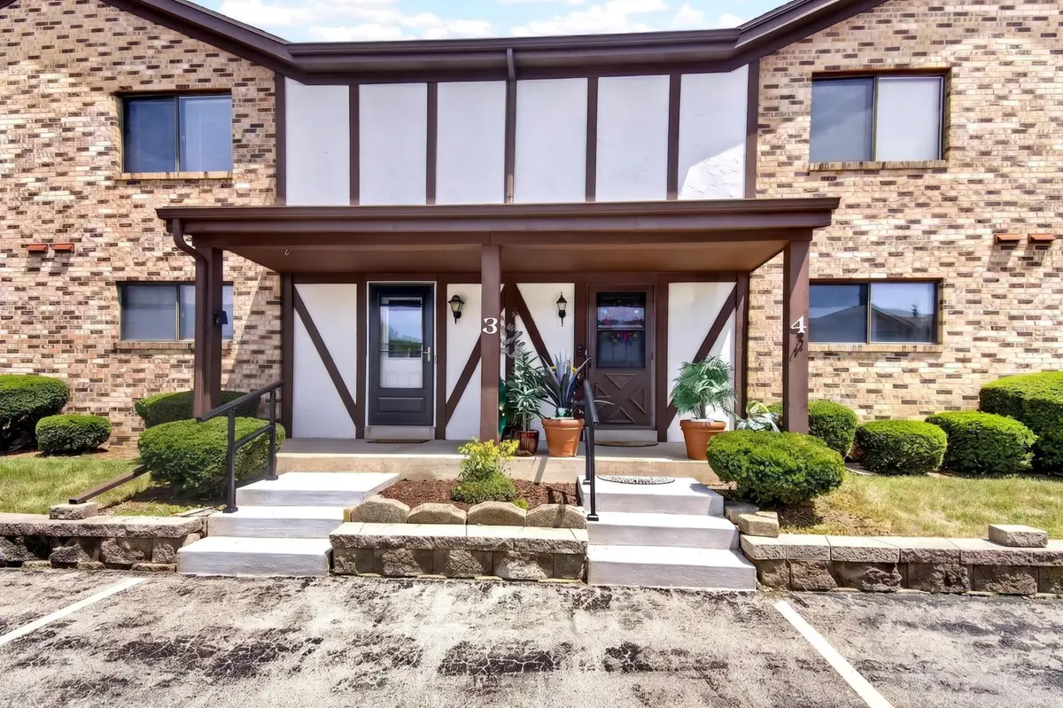 5616 Cambridge Ln, Mount Pleasant, WI 53406 - #1