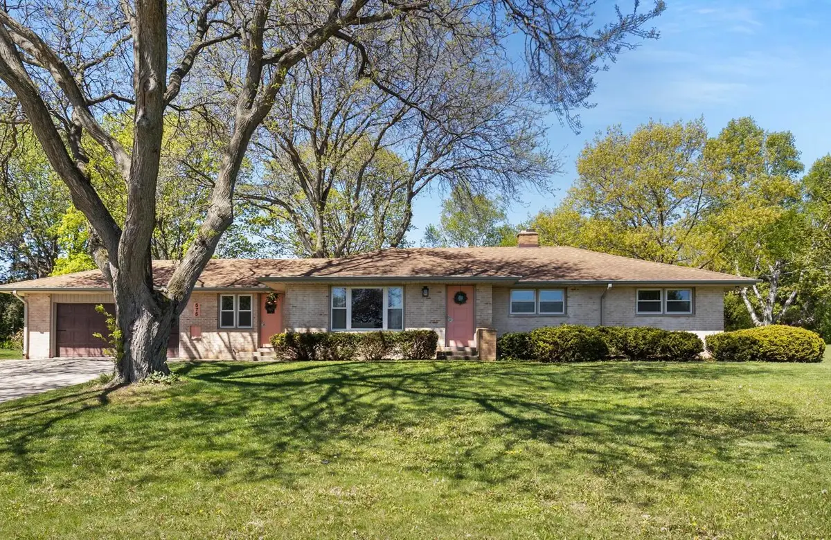 575 Kenmar Rd, Brookfield, WI 53005 - #1