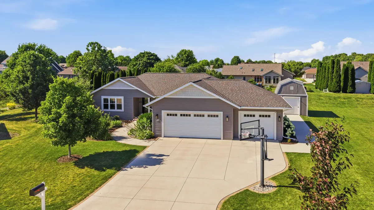 2616 Creekview Ct, Sheboygan, WI 53081 - #1