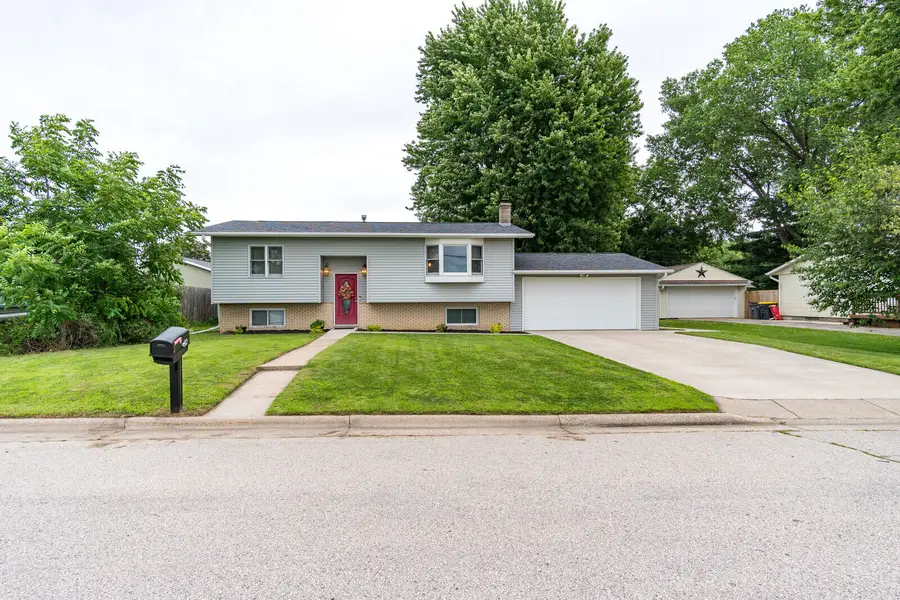 209 West Ave, Holmen, WI 54636 - #2