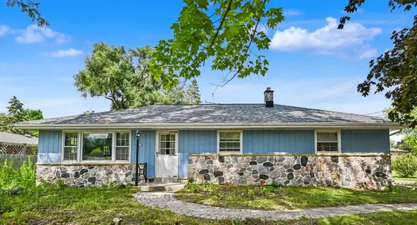 5558 W Donna Dr, Brown Deer, WI 53223