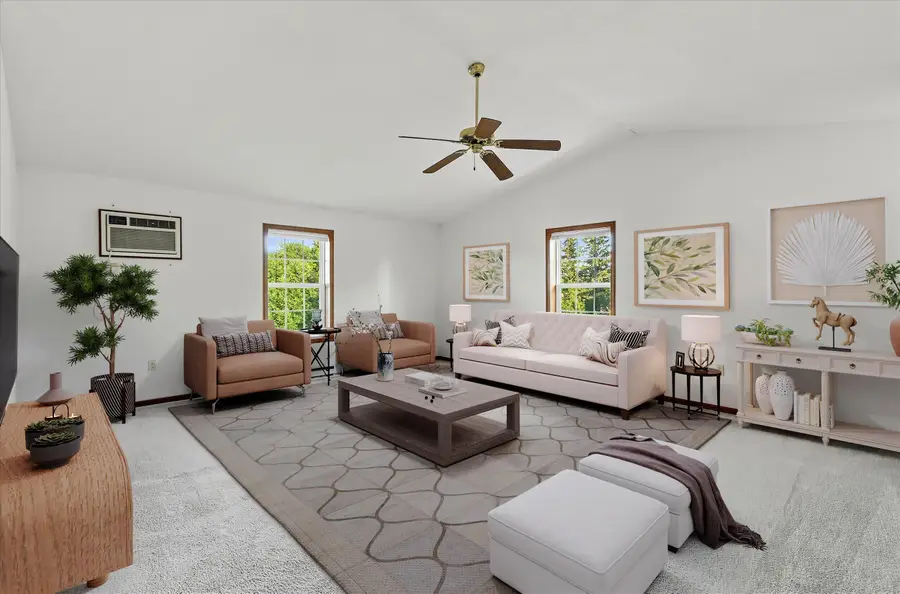 364 Minz Park Cir, West Bend, WI 53095 - #2