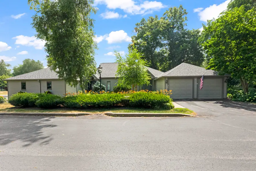 207 Pine Ter, Oconomowoc, WI 53066 - #3