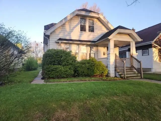 5553 N 32nd St, Milwaukee, WI 53209 - #2