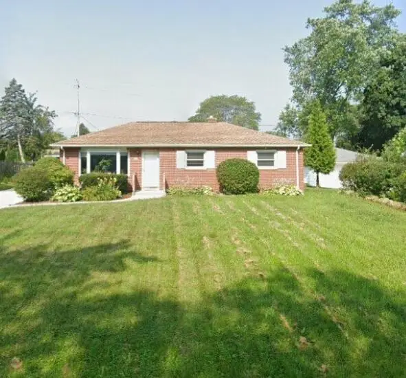 8935 N Navajo Rd, Bayside, WI 53217 - #1