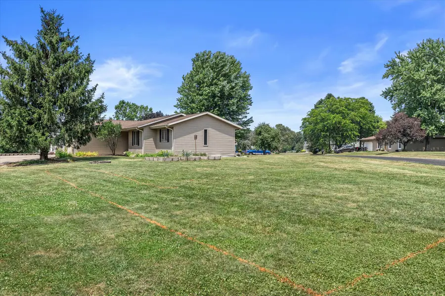 N6640 Laural Rd, Sugar Creek, WI 53121 - #3
