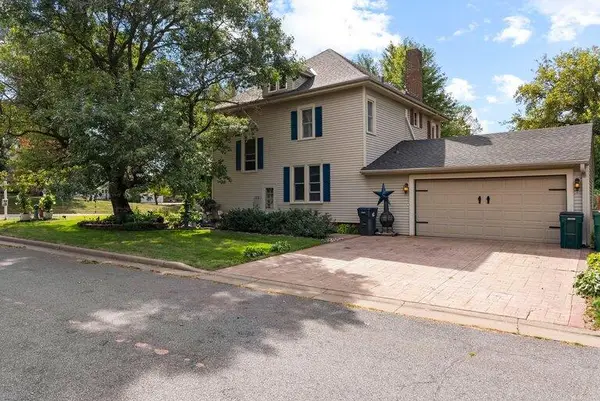 975 E 4th St, New Richmond, WI 54017