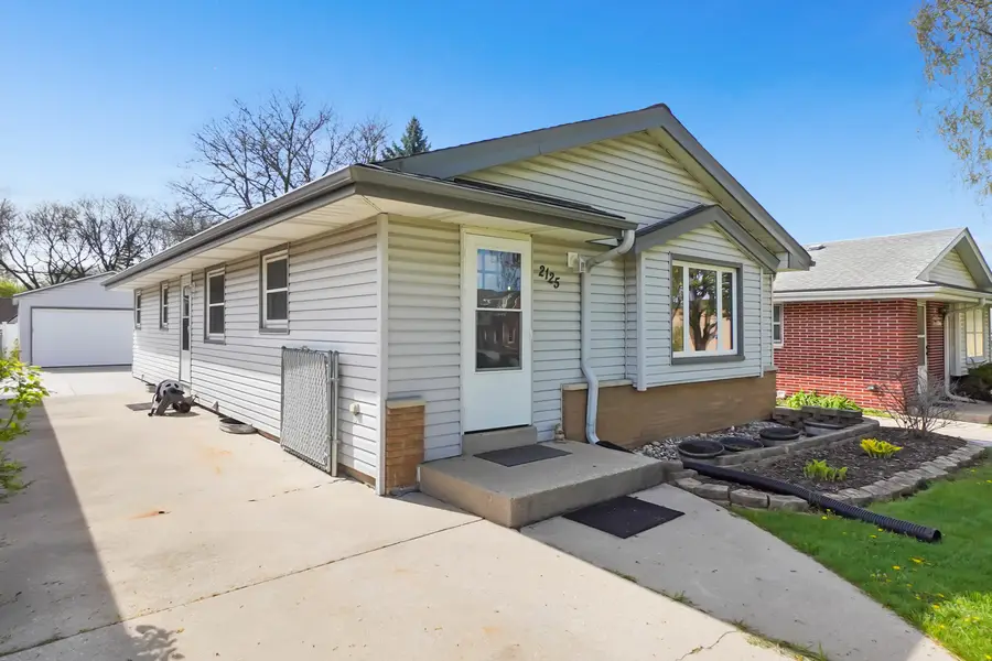 2125 N 113th St, Wauwatosa, WI 53226 - #3
