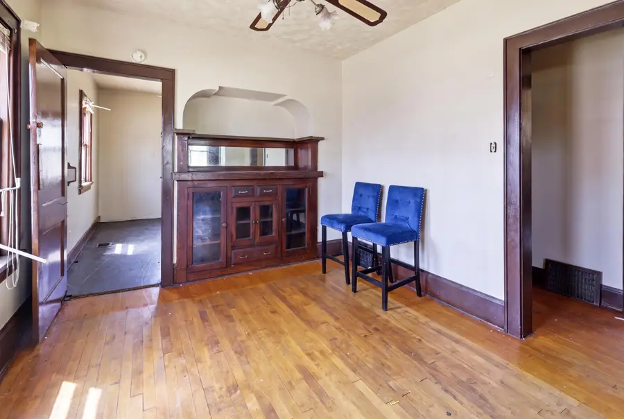 825 W Burleigh St, Milwaukee, WI 53206 - #3
