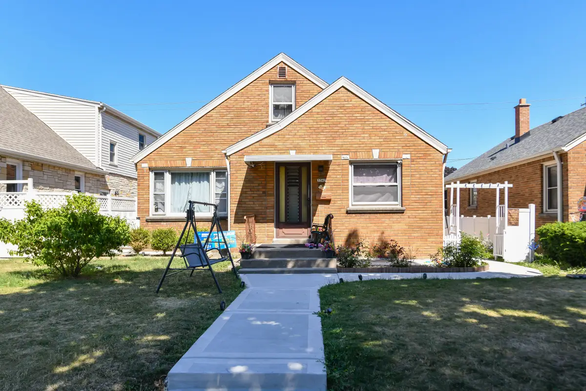 3342 S 26th St, Milwaukee, WI 53215 - #1