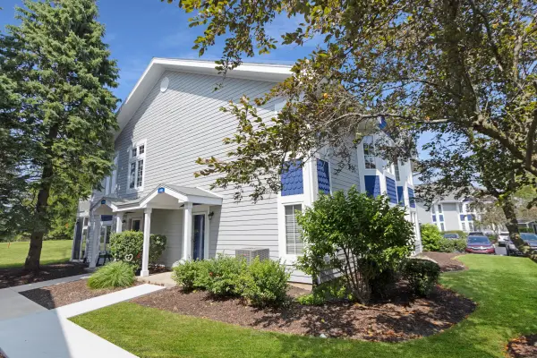 618 Geneva National Ave N, Geneva, WI 53147