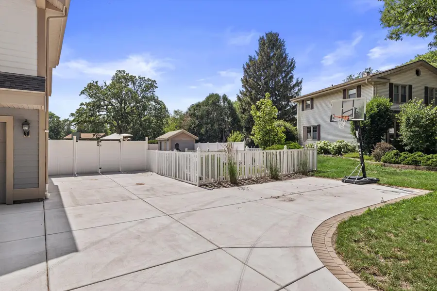 2802 Coventry Ln, Waukesha, WI 53188 - #2