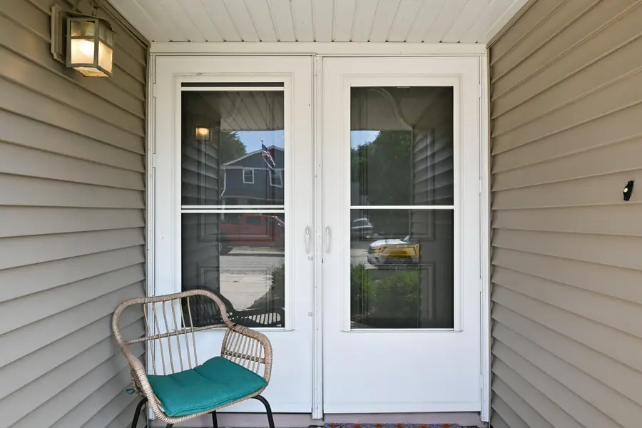 5989 Sugarbush Ln, Greendale, WI 53129 - #2