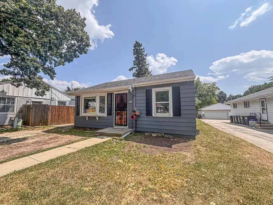 1107 E Moreland Blvd, Waukesha, WI 53186 - #2
