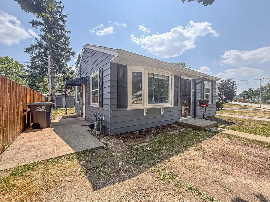 1107 E Moreland Blvd, Waukesha, WI 53186 - #3