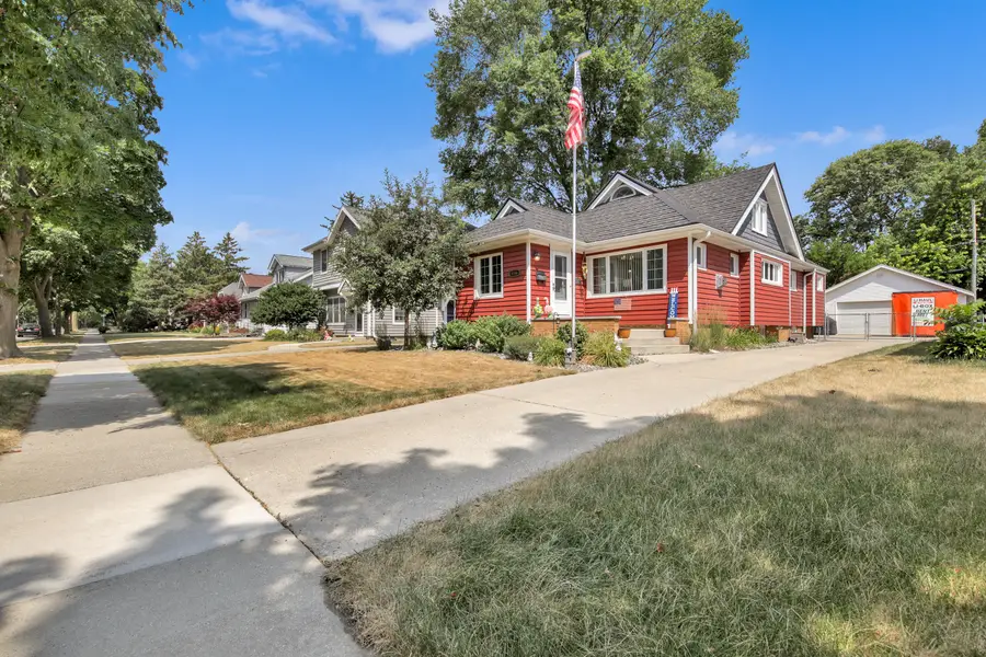 8146 Stickney Ave, Wauwatosa, WI 53213 - #3