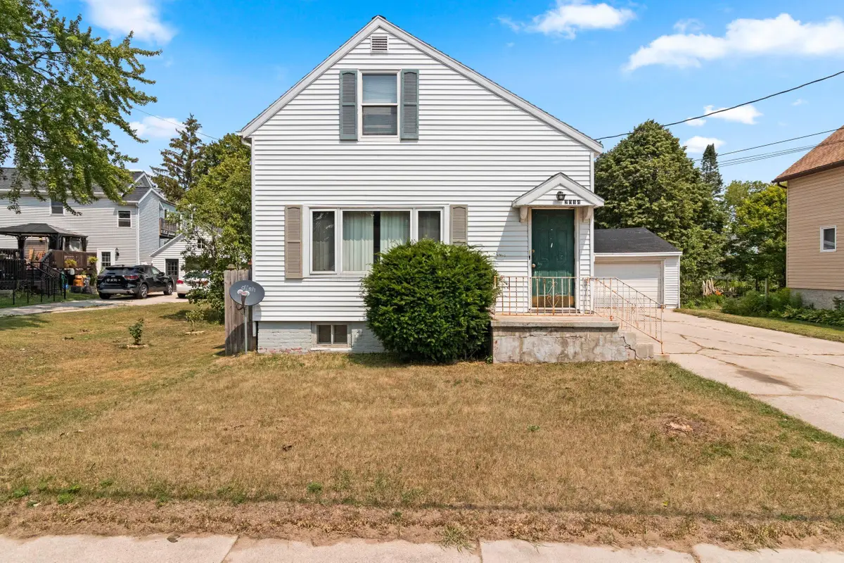 2014 13th St, Two Rivers, WI 54241 - #1