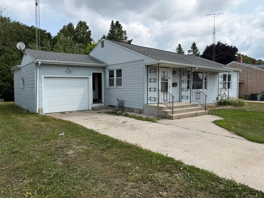 2010 12th St, Two Rivers, WI 54241 - #2