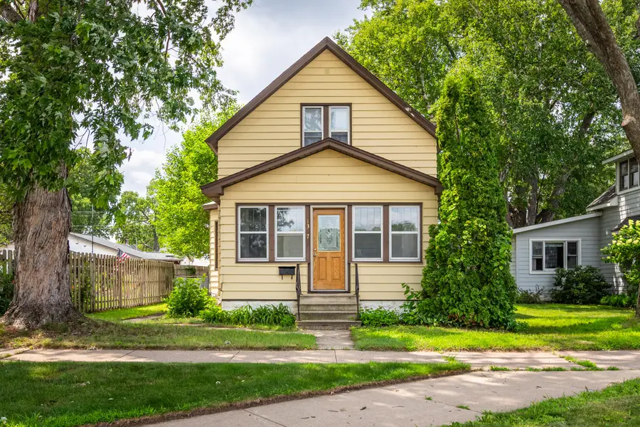 1327 Wood St, La Crosse, WI 54603 - #2