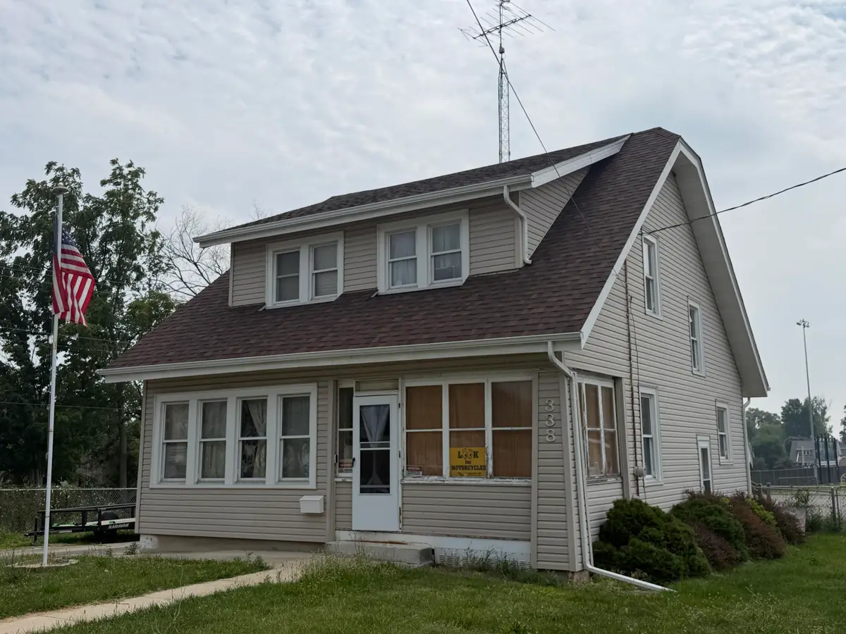 338 E Racine St, Jefferson, WI 53549 - #1