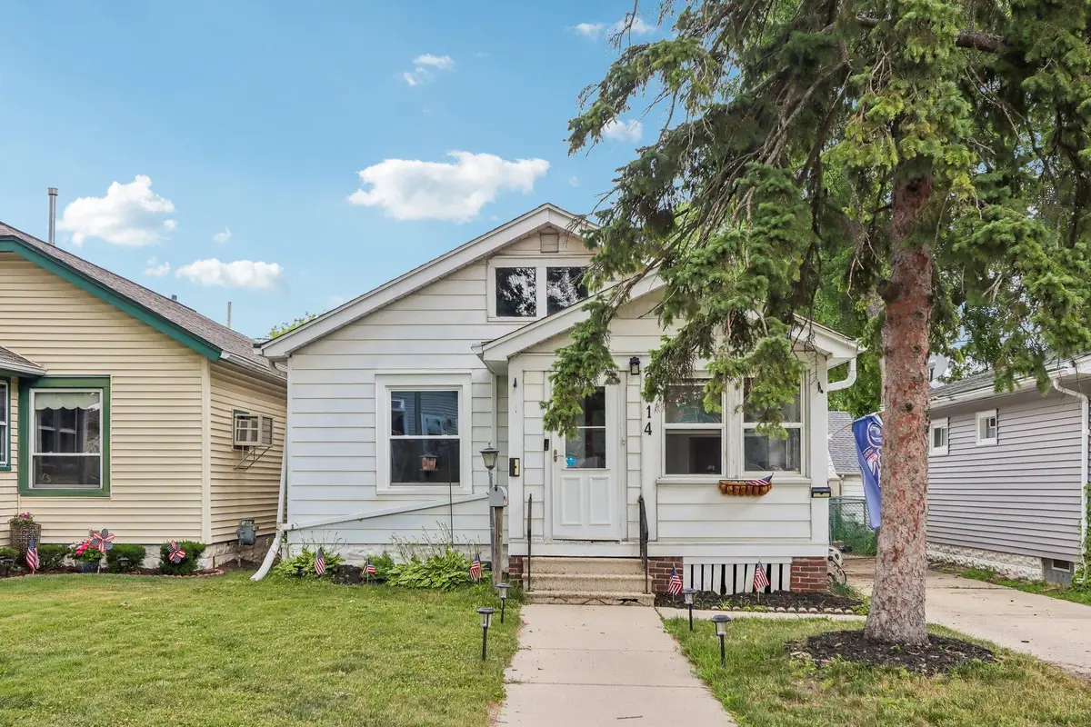 6214 W Stevenson St, Milwaukee, WI 53213 - #1