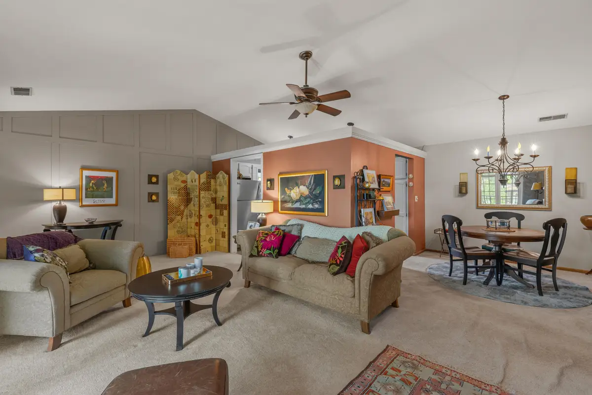 4242 S Ridgewood Ln, Greenfield, WI 53221 - #1