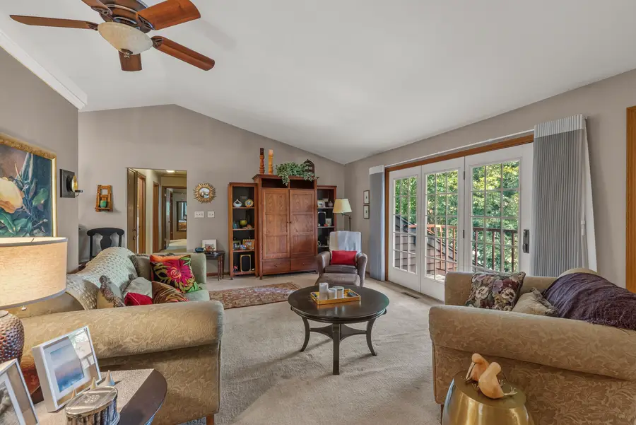 4242 S Ridgewood Ln, Greenfield, WI 53221 - #3