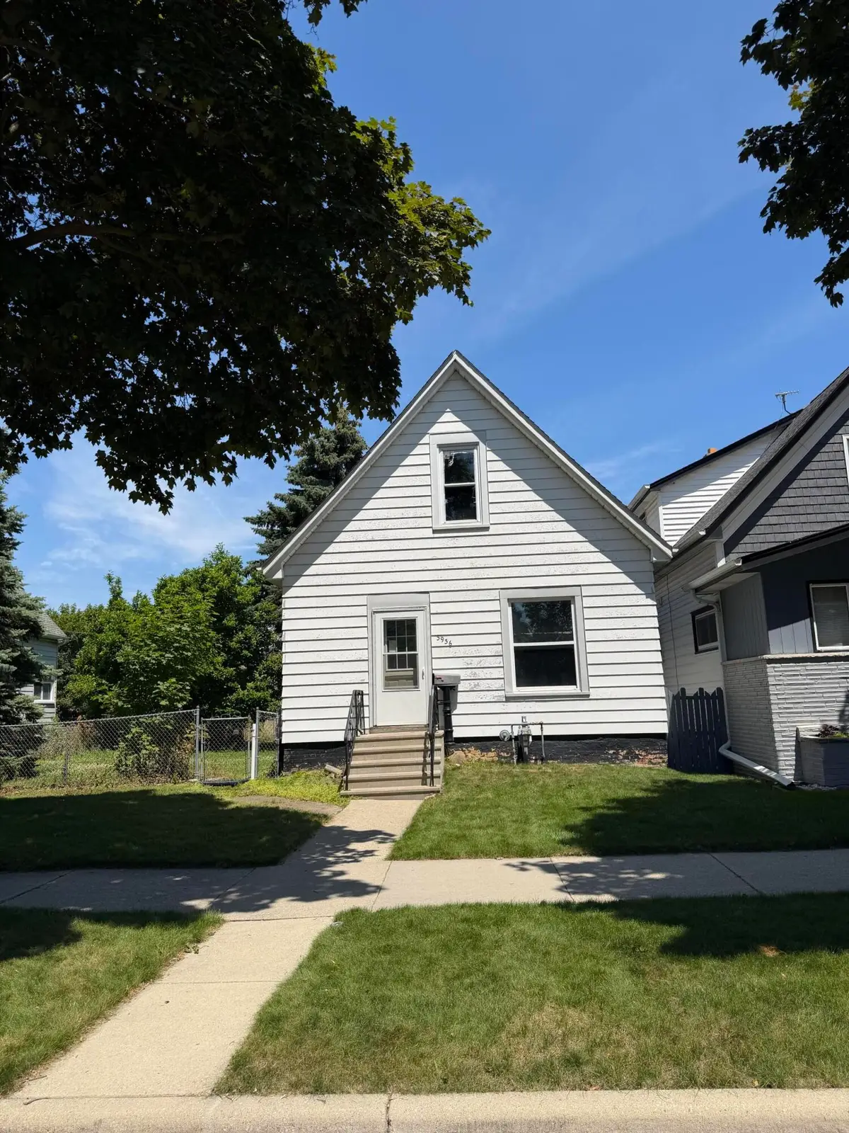 3936 E Squire Ave, Cudahy, WI 53110 - #1