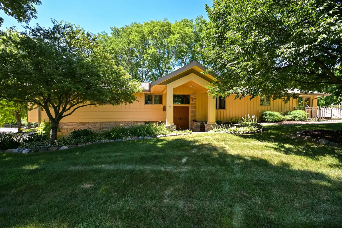 5792 Finch Ln, Greendale, WI 53129 - #1