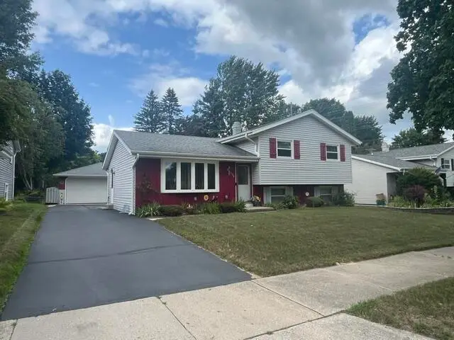 2108 Hemlock St, West Bend, WI 53090 - #2