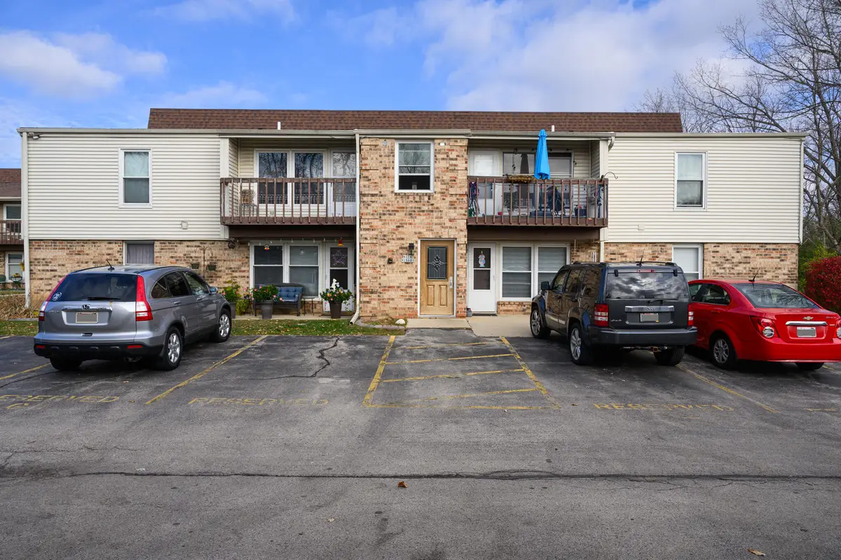 N114W16680 Crown Dr, Germantown, WI 53022 - #1
