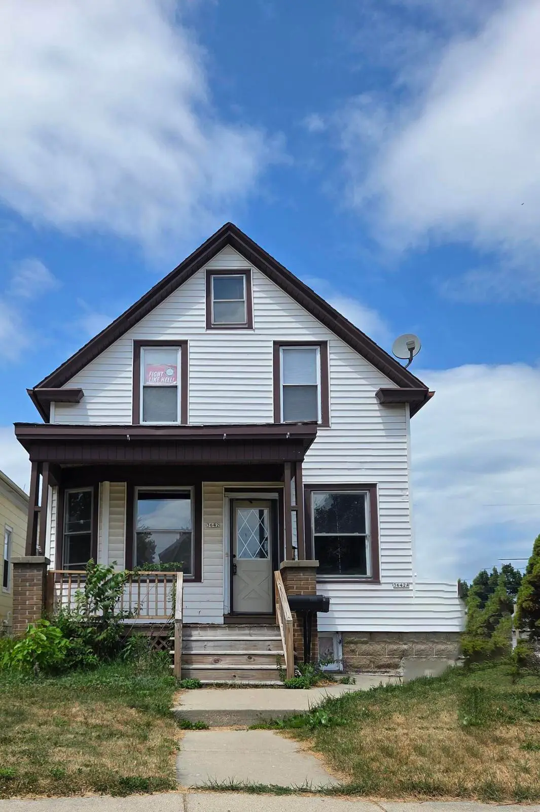 3642 E Armour Ave, Cudahy, WI 53110 - #1