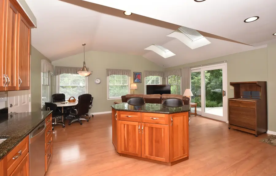 6600 N Braeburn Ln, Glendale, WI 53209 - #3