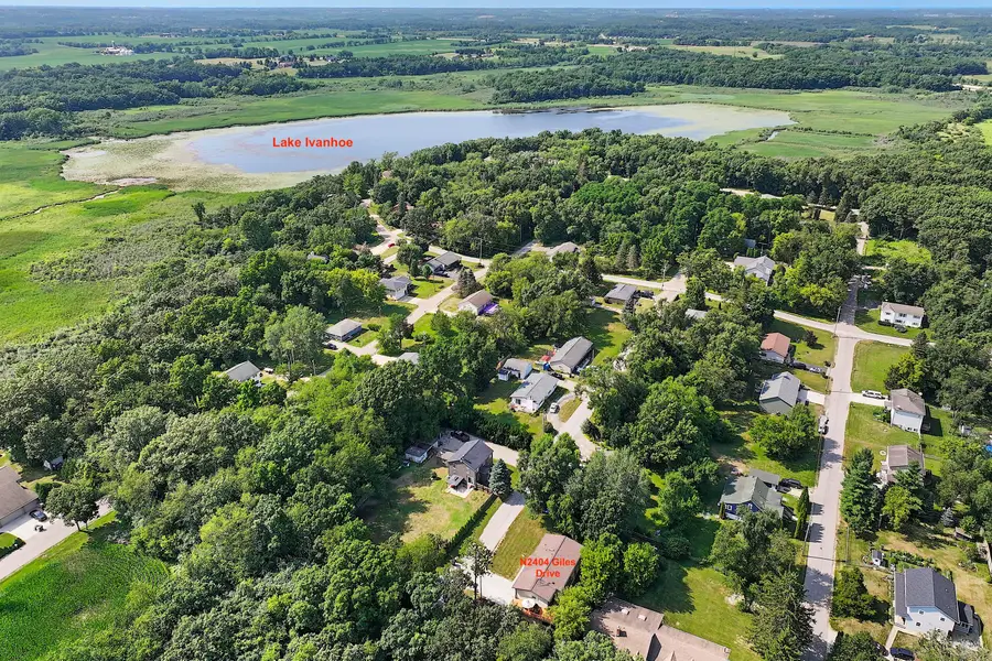 N2404 Giles Dr, Lake Ivanhoe, WI 53105 - #2