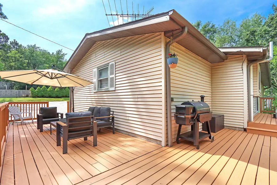 N2404 Giles Dr, Lake Ivanhoe, WI 53105 - #3
