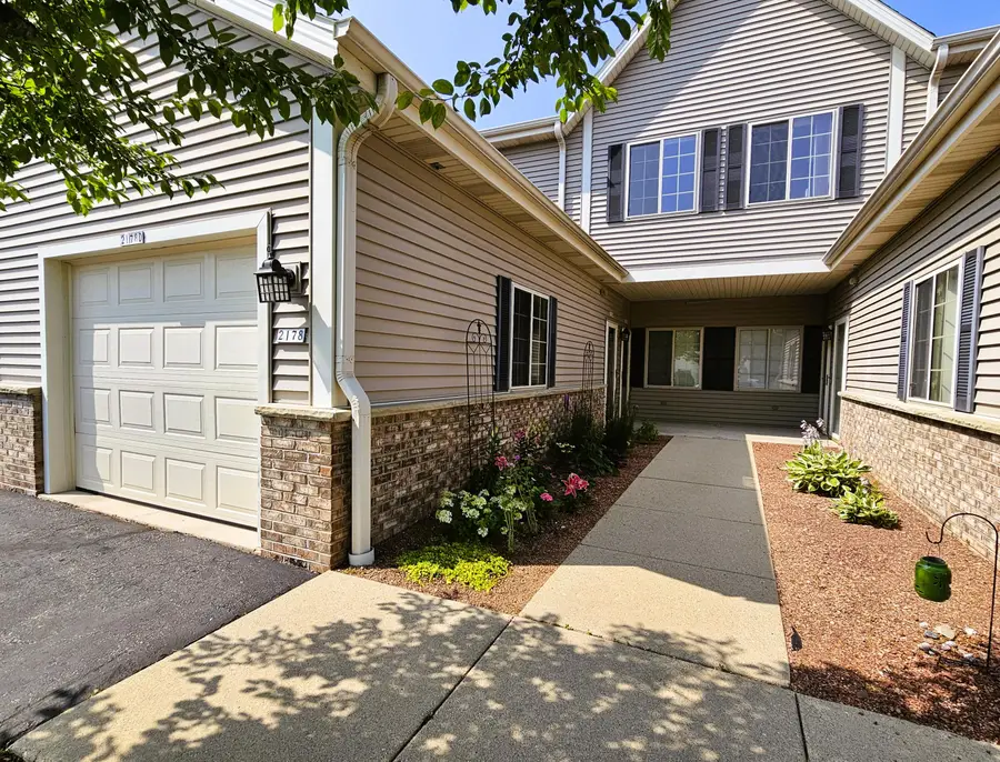 2178 Pine Ridge Ct, Grafton, WI 53024 - #3