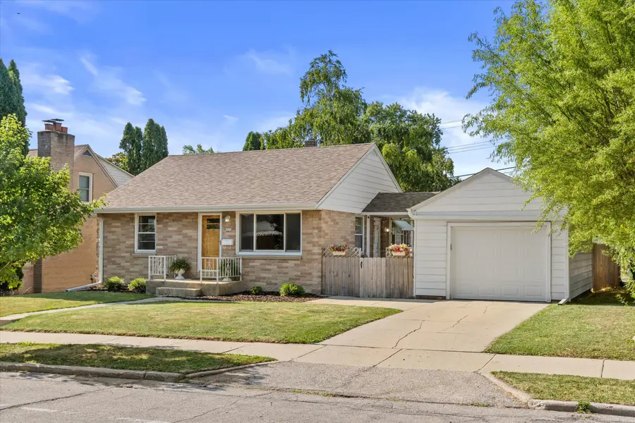 8623 W Morgan Ave, Milwaukee, WI 53228 - #2