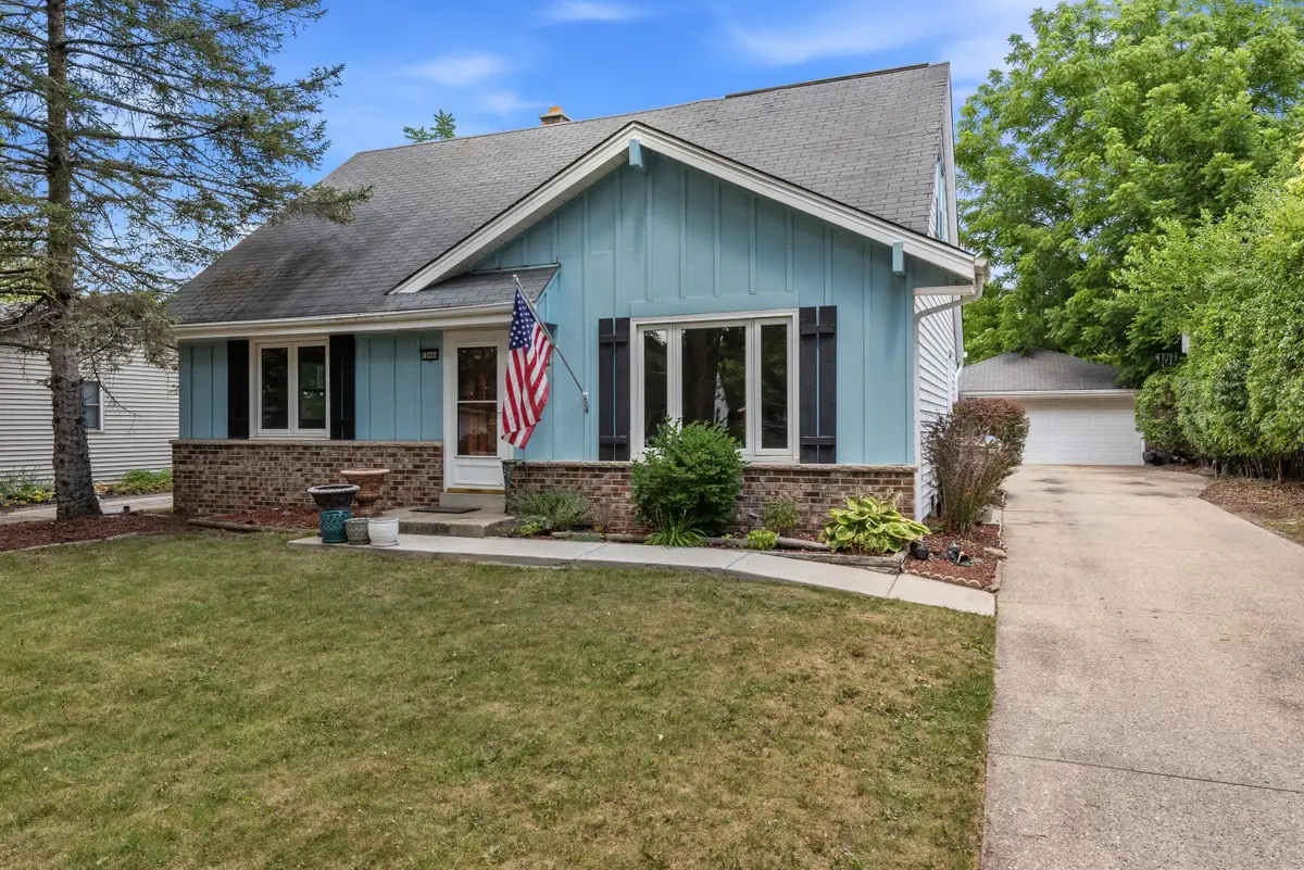10404 W Darnel Ave, Milwaukee, WI 53224 - #1
