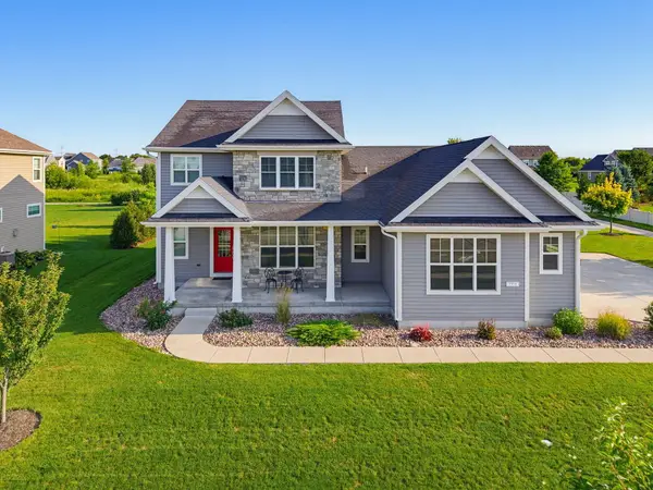7970 W Mourning Dove Ln, Mequon, WI 53097
