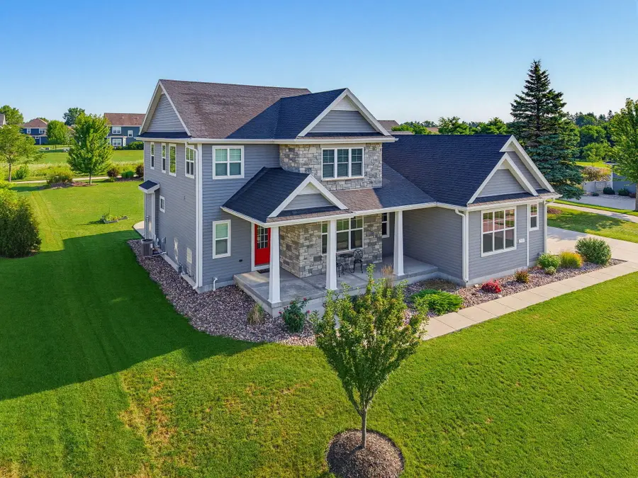 7970 W Mourning Dove Ln, Mequon, WI 53097 - #2