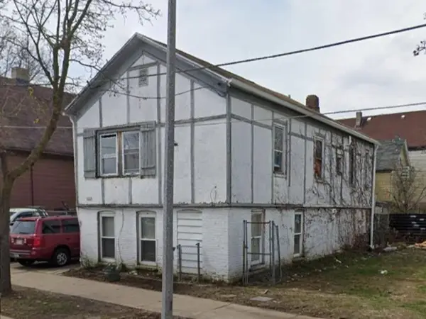 1231 S 12th St, Milwaukee, WI 53204