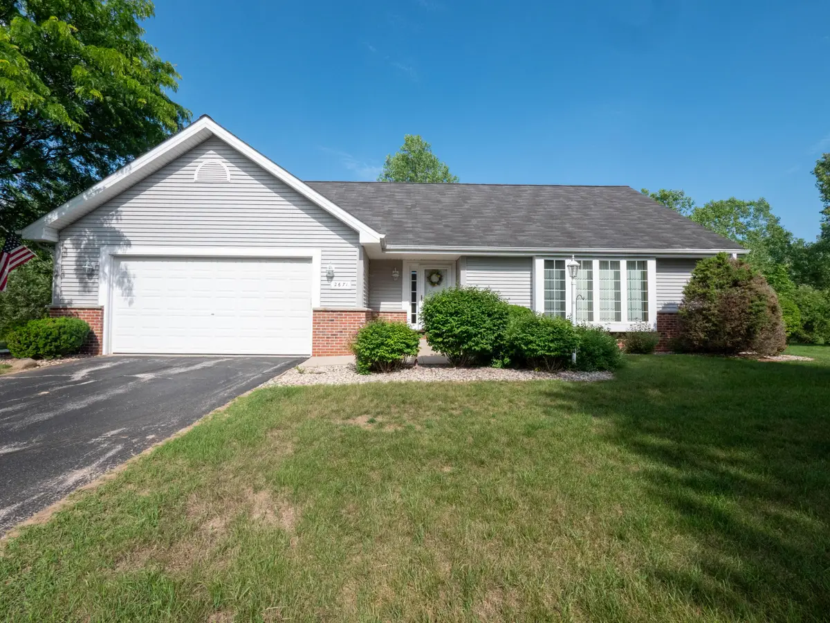 2671 W Wingate Ln, West Bend, WI 53090 - #1